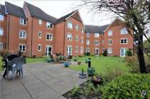 1 bedroom Flat for sale in Caterham
