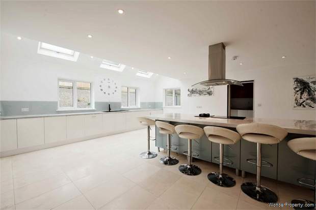Additional Property Image 6 bedroom Detached for sale in Llanelli 4