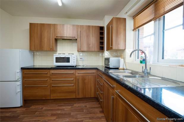 Additional Property Image 2 bedroom Flat for sale in Chesham 3