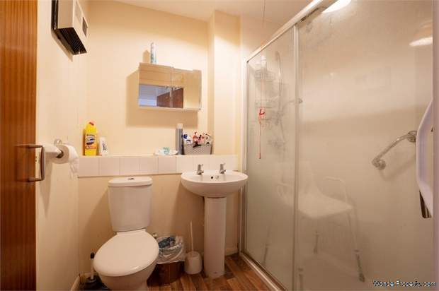 Additional Property Image 2 bedroom Flat for sale in Chesham 8