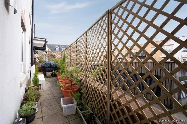 Additional Property Image 2 bedroom Flat for sale in Southall 10