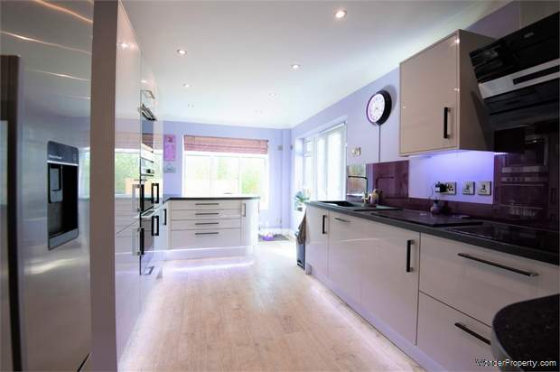Additional Property Image 4 bedroom Detached for sale in Peterborough 7