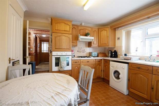 Additional Property Image 4 bedroom Detached for sale in Peterborough 9