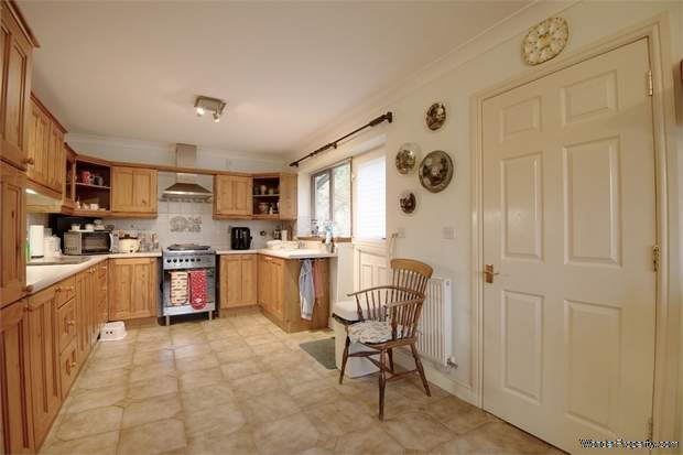 Additional Property Image 2 bedroom Detached Bungalow for sale in Corwen 3