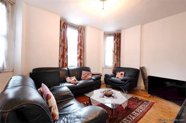 2 bedroom Flat for sale in London