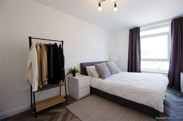 Additional Property Image 2 bedroom Flat for sale in Loughton 7