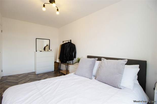 Additional Property Image 2 bedroom Flat for sale in Loughton 8