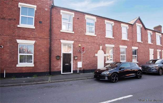 2 bedroom Flat for sale in Kidderminster