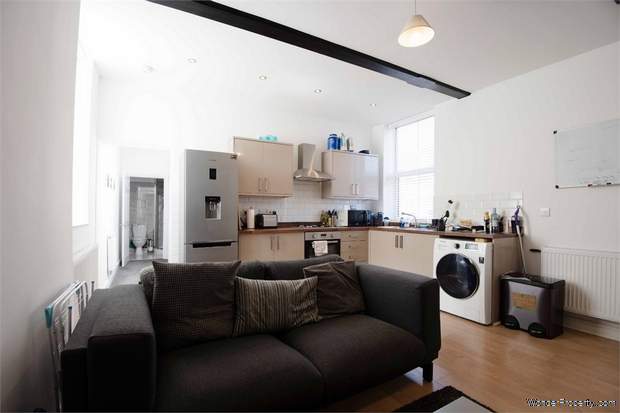 Additional Property Image 2 bedroom Flat for sale in Kidderminster 4