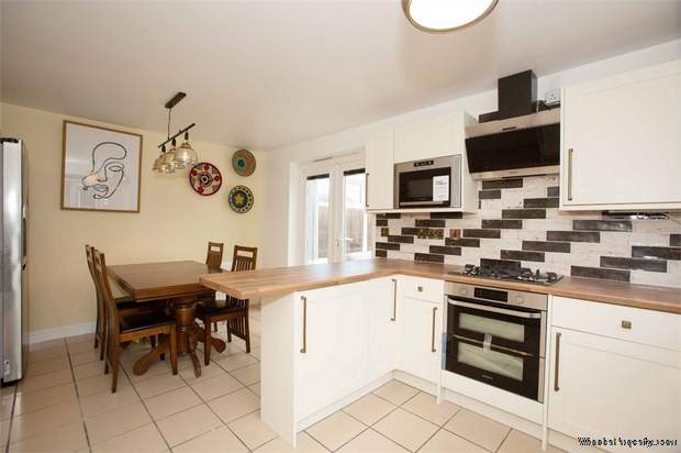 Additional Property Image 5 bedroom Semi Detached for sale in Wakefield 5