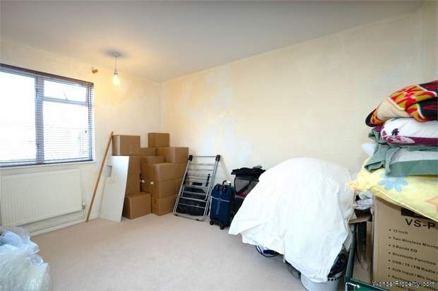 Additional Property Image 2 bedroom Flat for sale in Hayes 6