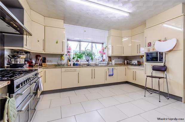 Additional Property Image 5 bedroom Detached for sale in Wakefield 6