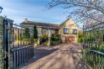 5 bedroom Detached for sale in Wakefield