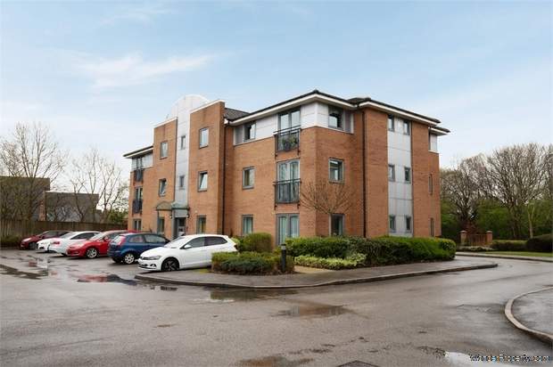 2 bedroom Flat for sale in Sale