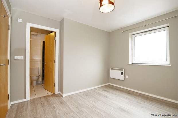 Additional Property Image 2 bedroom Flat for sale in Sale 6