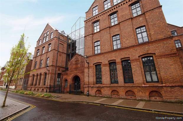 2 bedroom Flat for sale in Salford