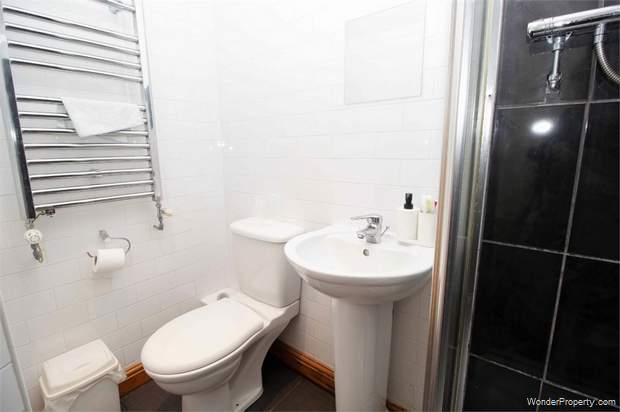 Additional Property Image 2 bedroom Flat for sale in Salford 9