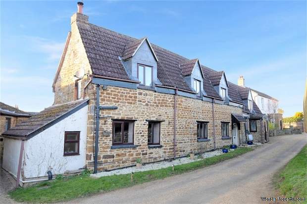 3 bedroom Cottage for sale in Northampton