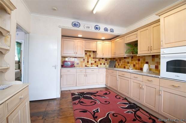 Additional Property Image 2 bedroom Flat for sale in Boston 5