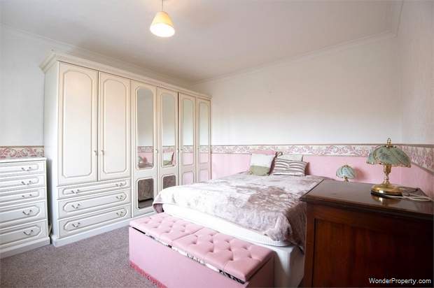 Additional Property Image 2 bedroom Flat for sale in Boston 7