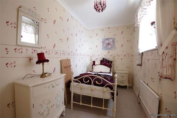 Additional Property Image 2 bedroom Flat for sale in Boston 8