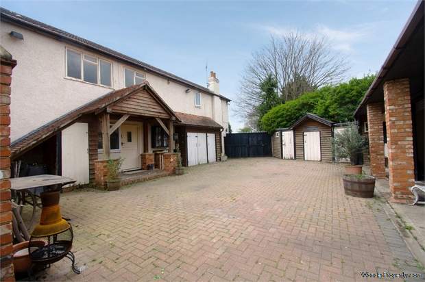 3 bedroom Detached for sale in Egham