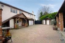 3 bedroom Detached for sale in Egham