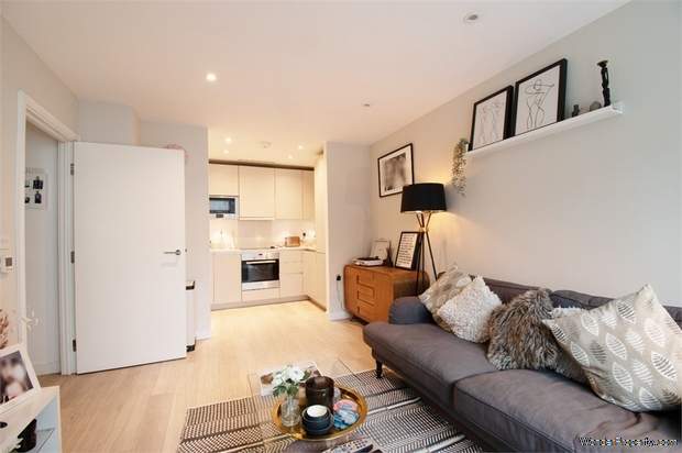 Additional Property Image 2 bedroom Flat for sale in Croydon 3