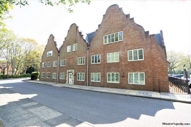 1 bedroom Flat for sale in Ascot