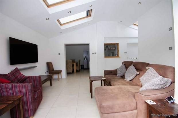 Additional Property Image 4 bedroom Detached for sale in Hounslow 6