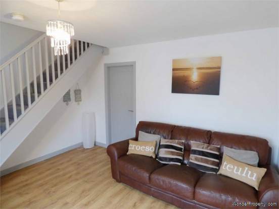 Additional Property Image 2 bedroom Terraced for sale in Caernarfon 3