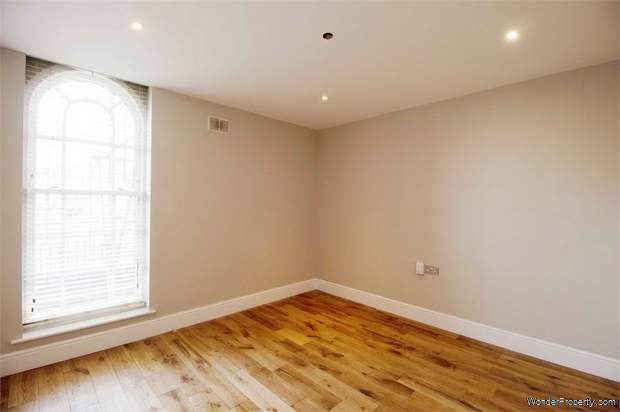 Additional Property Image 2 bedroom Flat for sale in London 9