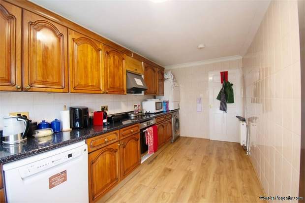 Additional Property Image 4 bedroom Detached for sale in Hounslow 8