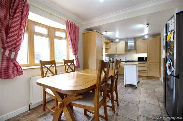 Additional Property Image 3 bedroom Detached Bungalow for sale in Pontefract 4