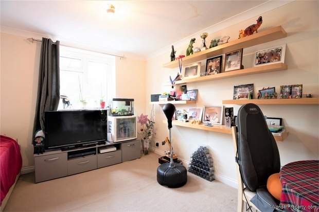 Additional Property Image 2 bedroom Flat for sale in Bournemouth 4