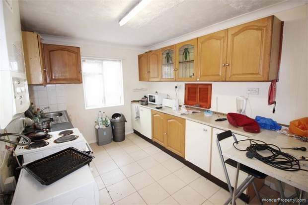 Additional Property Image 4 bedroom Semi Detached for sale in Brighton 5