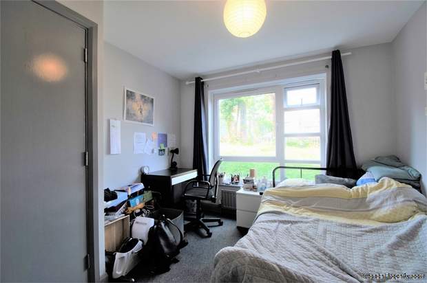 Additional Property Image 3 bedroom Flat for sale in London 8