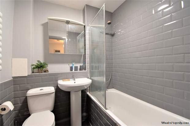 Additional Property Image 3 bedroom Flat for sale in London 9