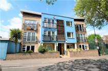3 bedroom Flat for sale in London