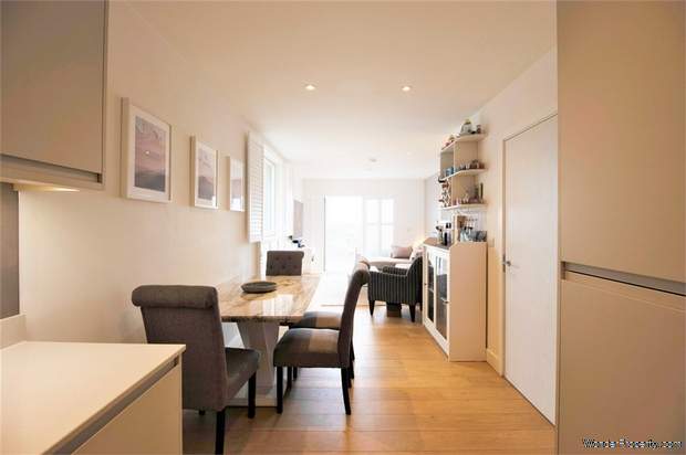 Additional Property Image 2 bedroom Flat for sale in London 3
