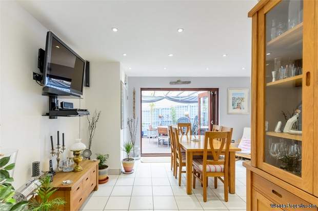 Additional Property Image 4 bedroom End of Terrace for sale in Bembridge 4