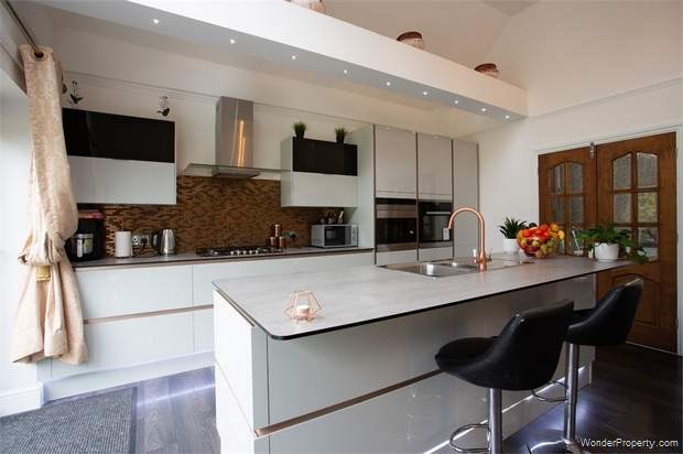 Additional Property Image 5 bedroom Detached for sale in Bristol 6