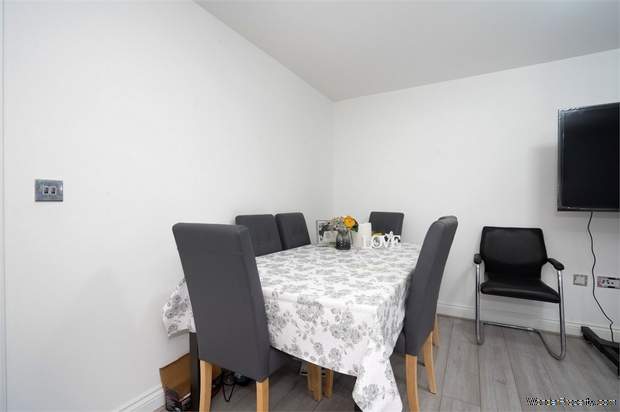 Additional Property Image 4 bedroom Semi Detached for sale in High Wycombe 4