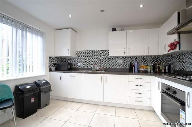 Additional Property Image 4 bedroom Semi Detached for sale in High Wycombe 5