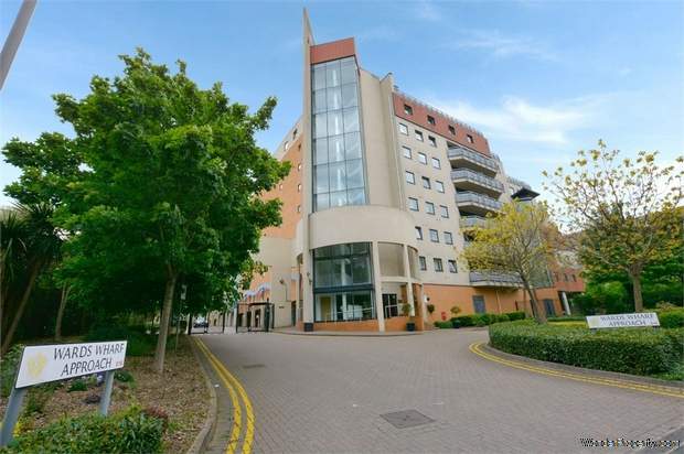 2 bedroom Flat for sale in London