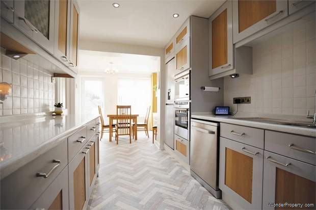 Additional Property Image 4 bedroom Detached for sale in Knottingley 6