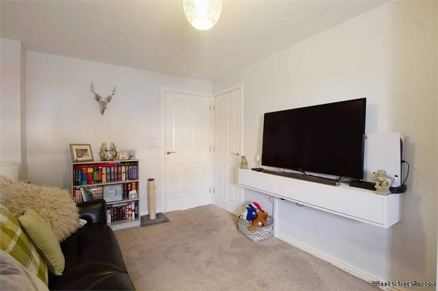Additional Property Image 2 bedroom Semi Detached for sale in Tilbury 3