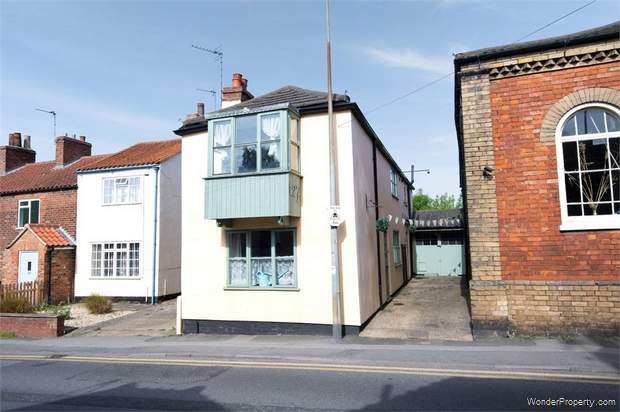 3 bedroom Detached for sale in Louth