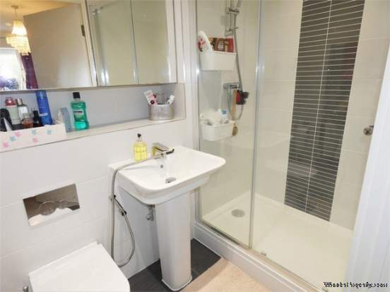 Additional Property Image 2 bedroom Flat for sale in West Drayton 7