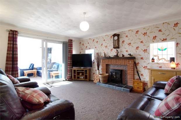 Additional Property Image 3 bedroom Detached Bungalow for sale in Clacton-on-Sea 4